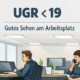 Illustration eines modernen Büros mit dem Hinweis UGR <19 für gutes Sehen am Arbeitsplatz. Ergonomische Beleuchtung für optimale Arbeitsbedingungen.